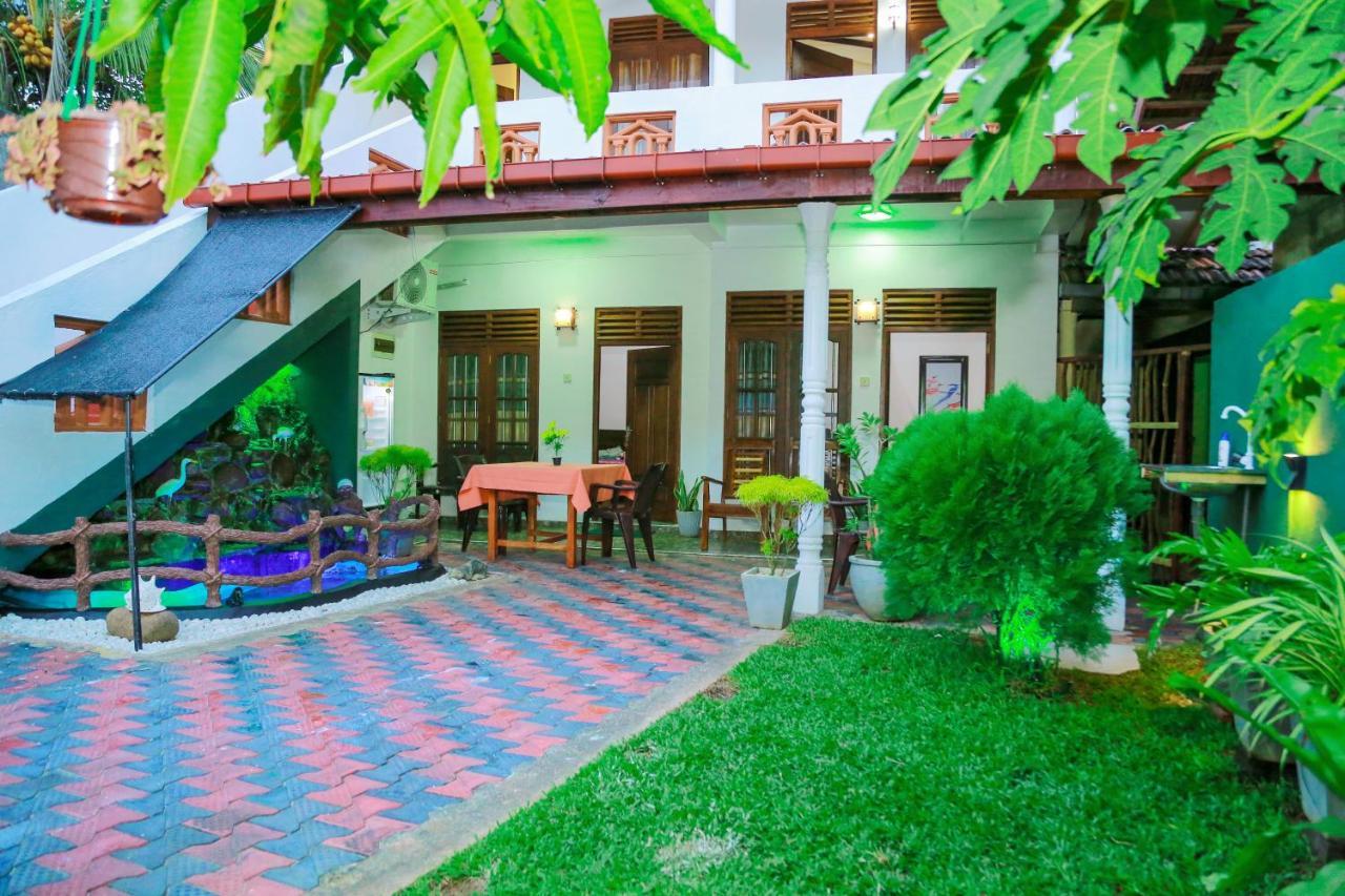 Sanda Hiru Guest Mirissa Exterior foto