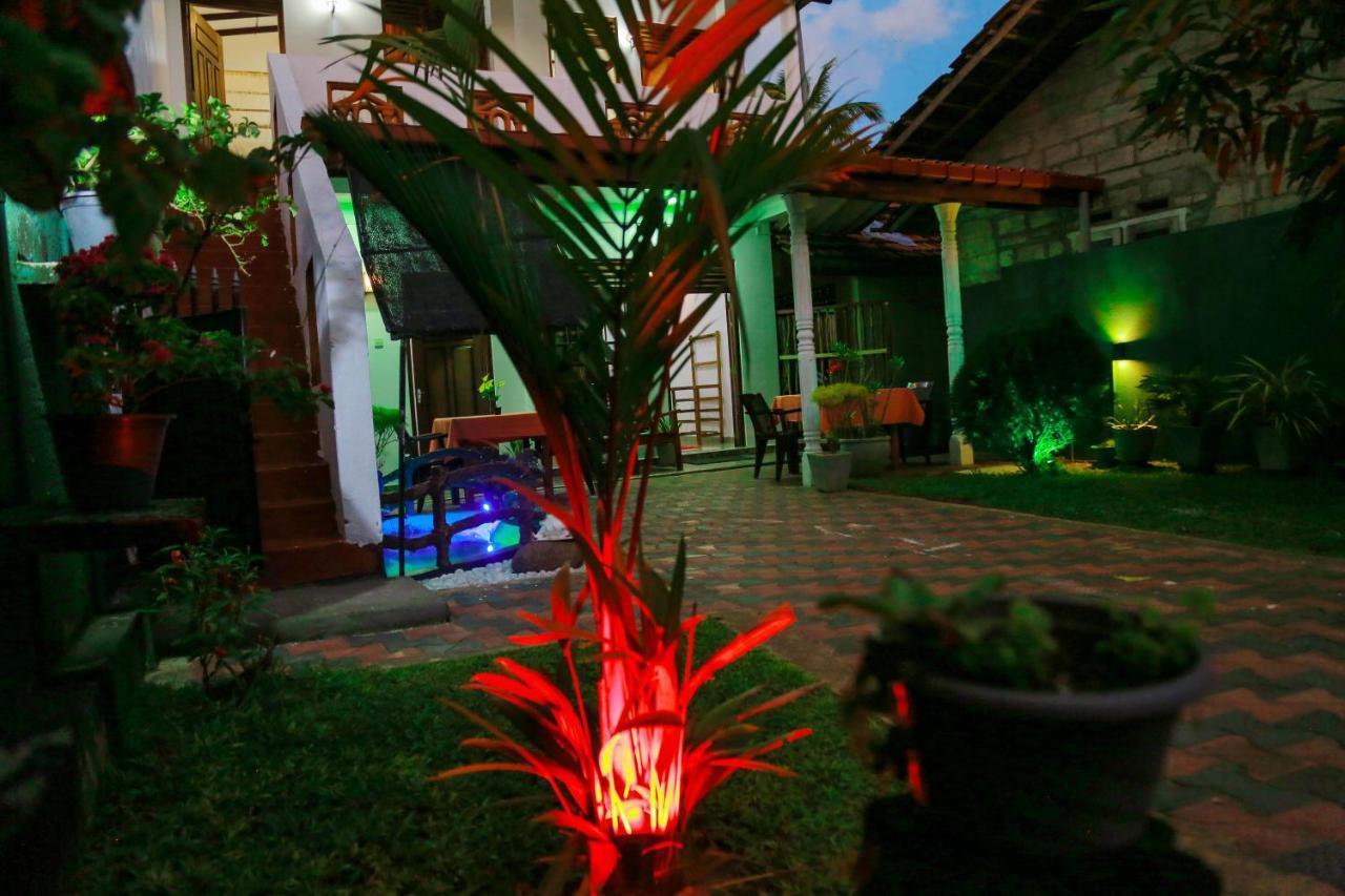 Sanda Hiru Guest Mirissa Exterior foto